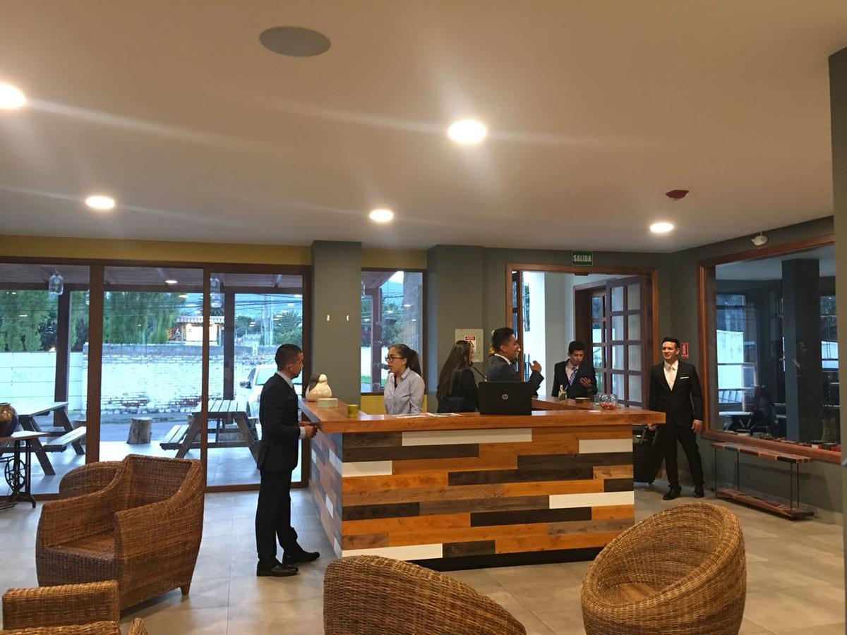 Ilalo Garden Hotel & Restaurant Quito Exterior photo